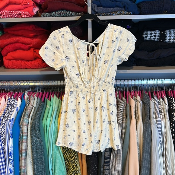 Arizona Jean Co pale yellow short sleeve tie back elastic waist romper size S - Picture 3 of 3